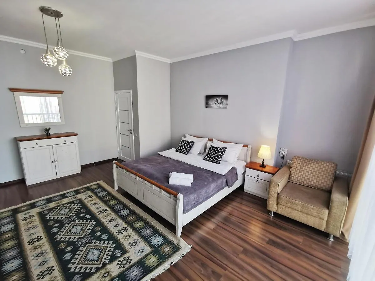 Апартаменты Moon Apartments - Manhattan Almati