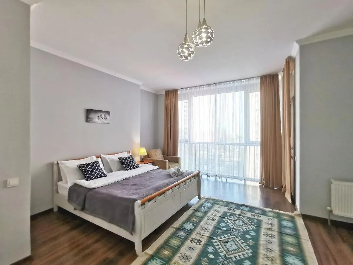 Апартаменты Moon Apartments - Manhattan Almati