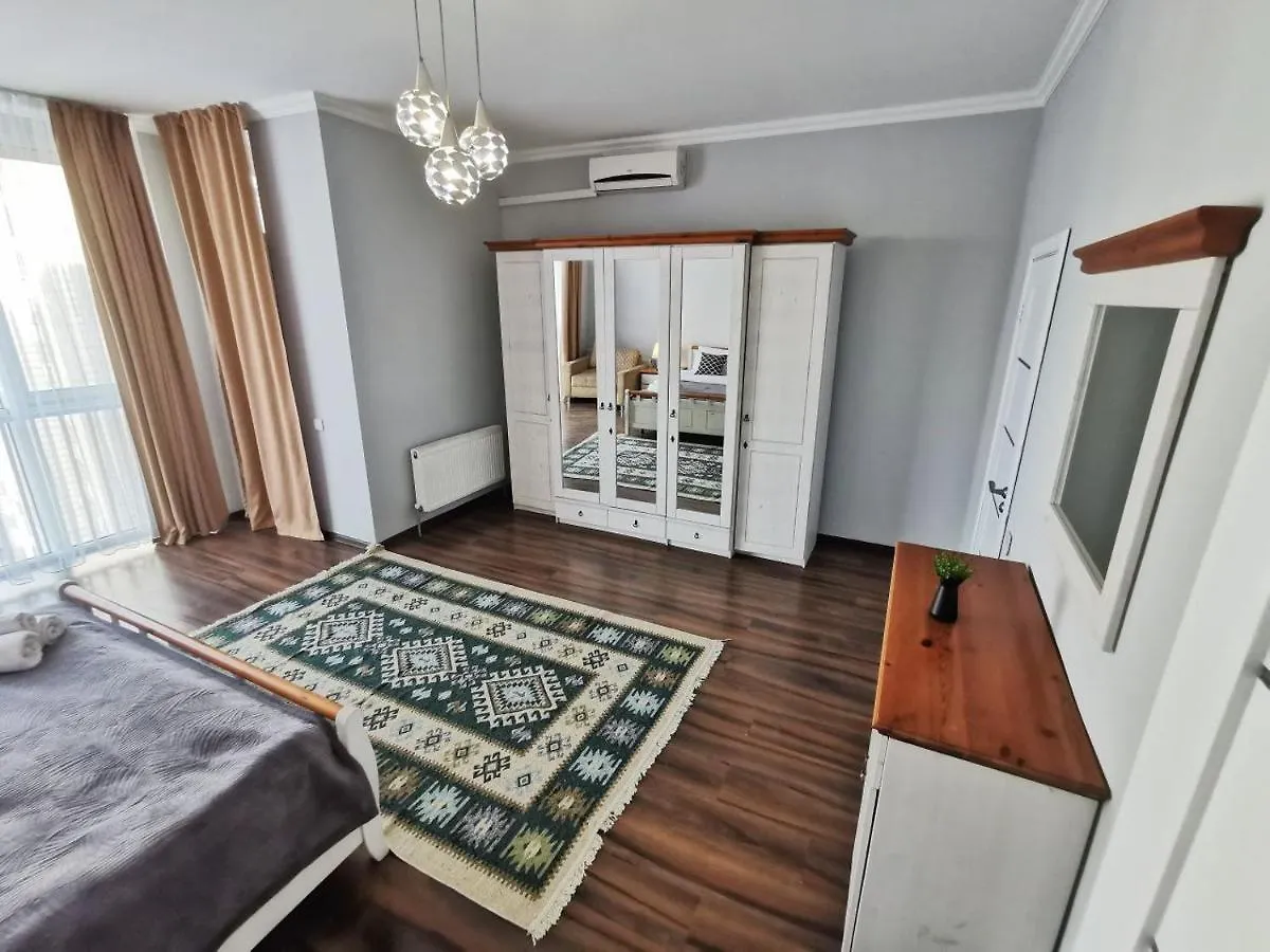 Апартаменты Moon Apartments - Manhattan 알마티