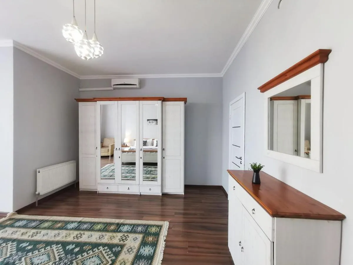 Апартаменты Moon Apartments - Manhattan Almati